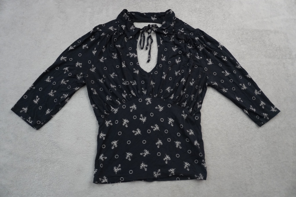 Free People Blouse Womens Small Black Floral Jersey V Neck Keyhole Tie Top
